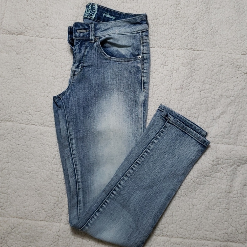 SO stone washed skinny jeans